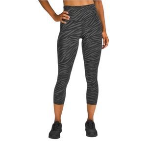 Lululemon Wunder Train High Rise Crop 23” Scalloped in Le Tigre Camo Coal